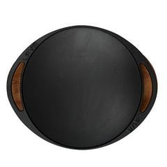 Lava Döküm Yuvarlak Saç Kavurma Tavası Çap(Ø)28cm. Döküm Demir Yekpare Çift Kulplu Cam Kapaklı Kayın Servis Ahşabı