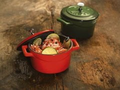 Lava Cast Round Pot Diameter (Ø) 18cm. Trendy - Red