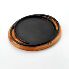 Lava Döküm Yuvarlak Pizza Krep Pankek Tavası Çap(Ø)20cm. Döküm Demir Yekpare Çift Kulplu Kayın Servis Ahşabı