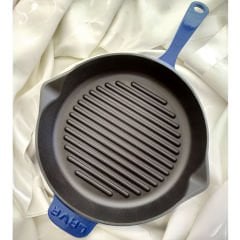 Lava Döküm Yuvarlak Izgara Tava Çap(Ø)28cm. Döküm Demir Yekpare Saplı - Mavi